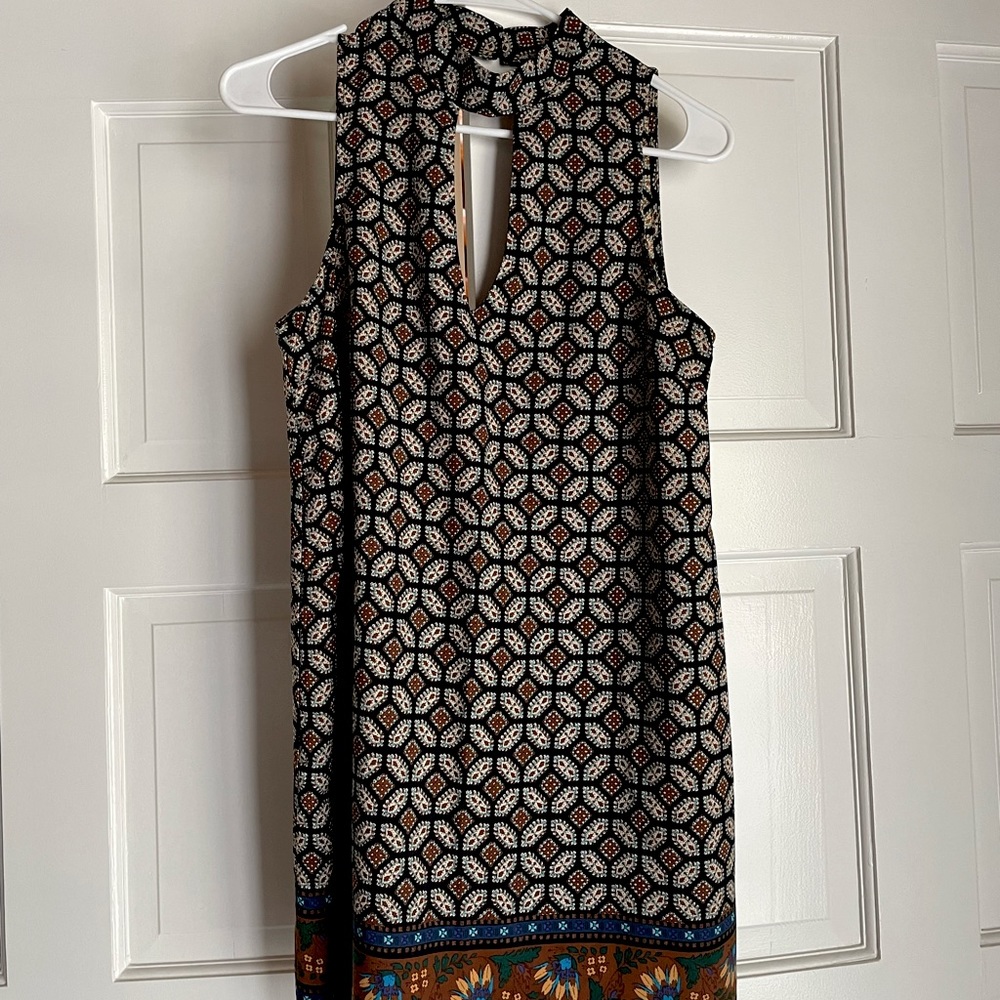 Adorable keyhole work dress!